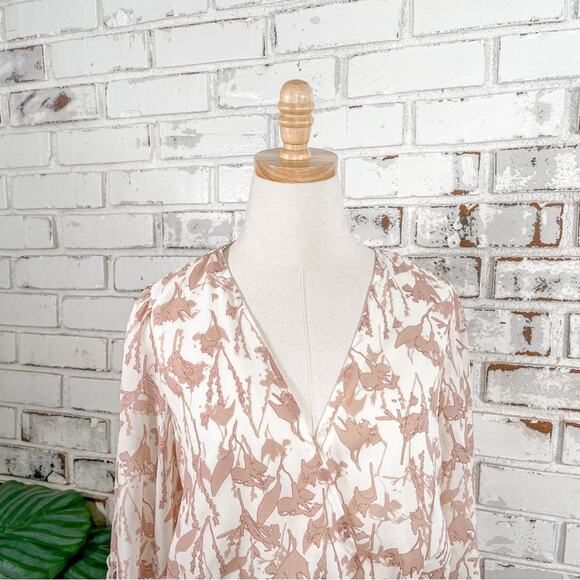 White & Pink Floral Sheer Long Ruffle Bell Sleeve V-neck Keyhole Romper M - Picture 2 of 10